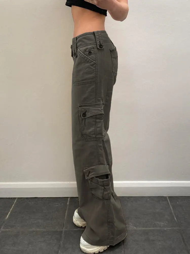 Stylish Comfort In Versatile Cargo Pants